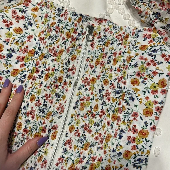 🌸LOWEST PRICE🌸Flynn Skye Floral Crop top - Picture 8 of 8